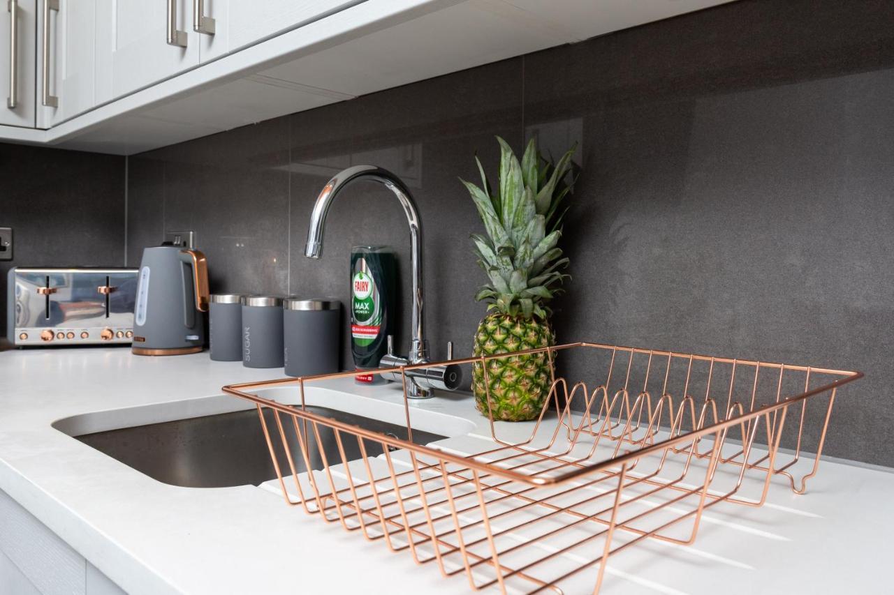 Bright Cheery 4 Bd Apartment By Brighton Station المظهر الخارجي الصورة